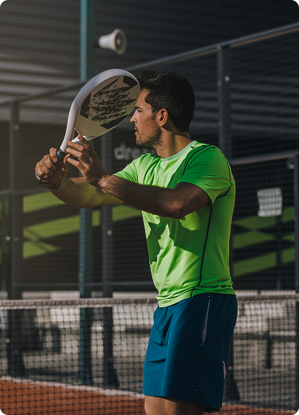 Play - Padel player in action
